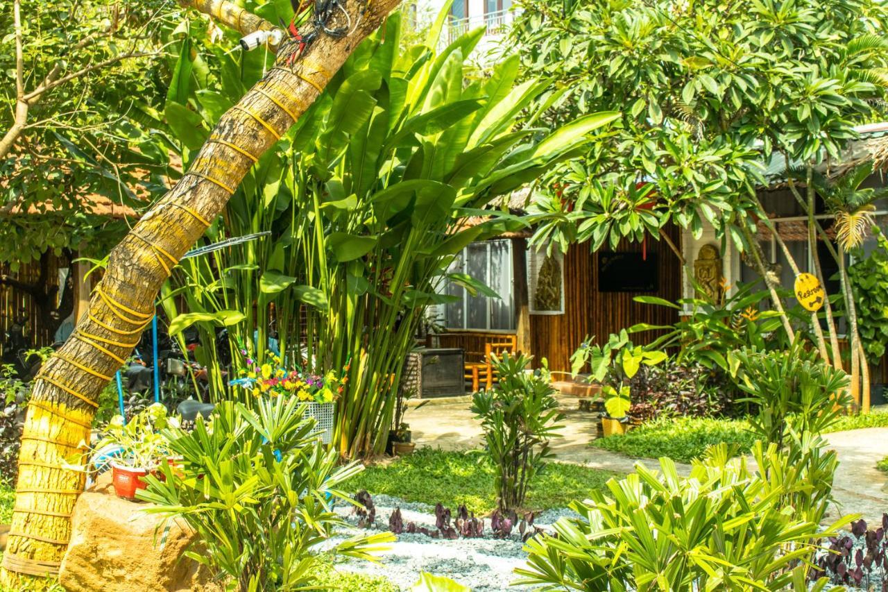 Serendipity Hoi An Hostel Bagian luar foto