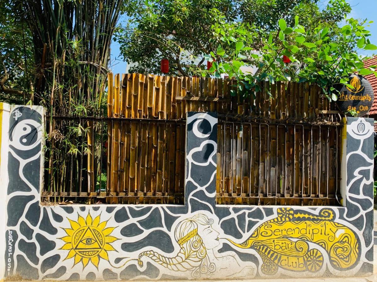 Serendipity Hoi An Hostel Bagian luar foto